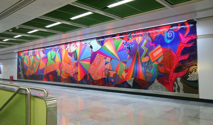 南京工業大学駅の壁画